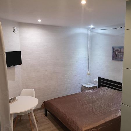 Freedom Apartment On Bazarna Str Lviv Buitenkant foto
