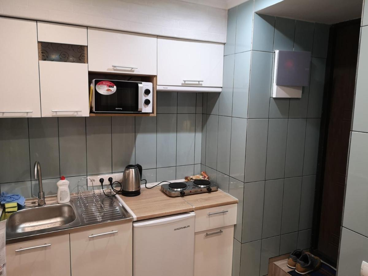 Freedom Apartment On Bazarna Str Lviv Buitenkant foto